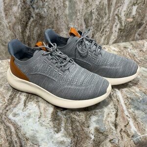 Very good condition Johnston & Murphy mesh grey casual shoes. 10.5